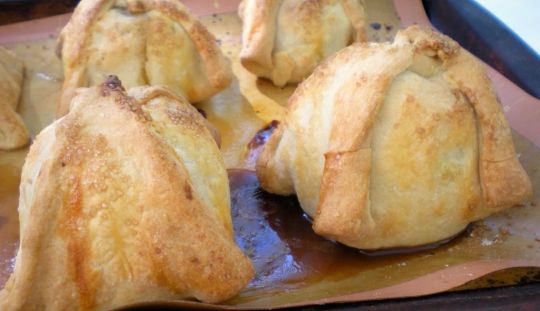 Reteta traditionala: Coltunasi cu branza