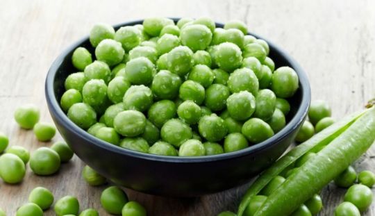  Mancare de mazare verde pastai cu unt