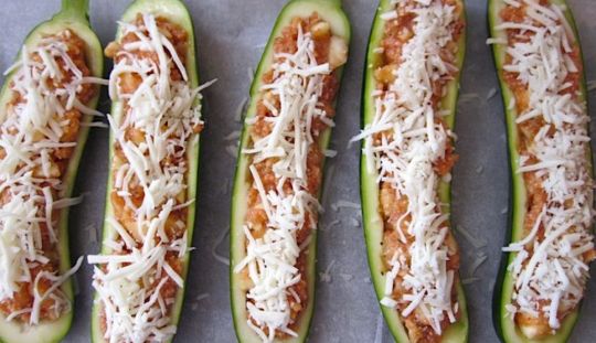     Reteta: Dovlecei umpluti cu branza si smantana