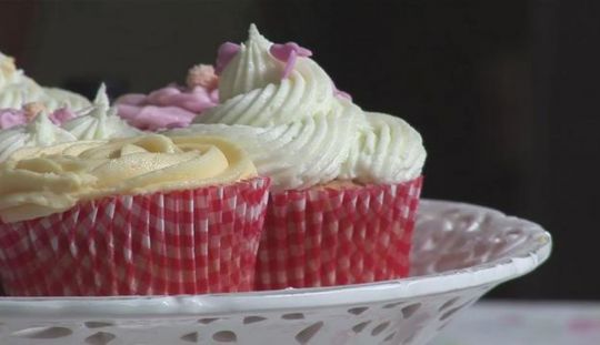 Afla cum se face glazura simpla de zahar