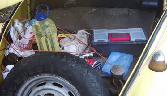 Ce probleme poate cauza apa din rezervorul unei masini