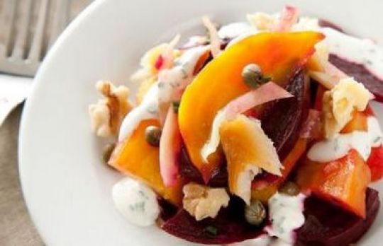 Cum sa faci salata de sfecla cu nuci si crema de branza