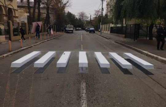Asta e prima trecere de pietoni 3D din Romania! Vezi unde si de cine a fost creata