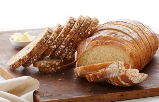 Cum sa mananci sanatos. Evita painea din comert!