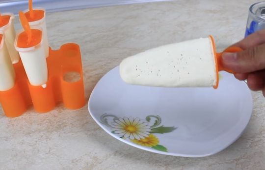 Cum sa faci inghetata de casa. Ai nevoie de doar 3 ingrediente