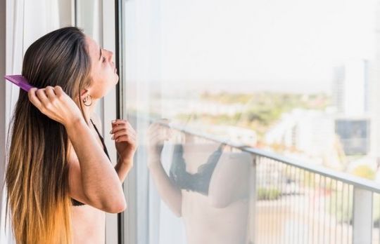 Spune-mi ce fel de pieptene folosesti, ca sa-ti spun cine esti