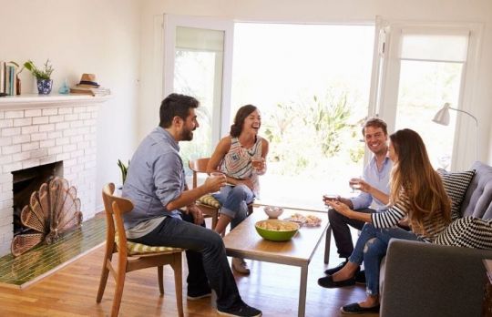 Subiecte tabu pentru oaspeti. Nu le place situatia, dar nici nu obiecteaza