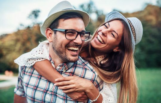 Umorul, cheia unei relatii de succes. Iata de ce