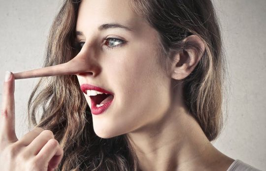 Cum sa identifici un mincinos. Tine cont de aceste semne