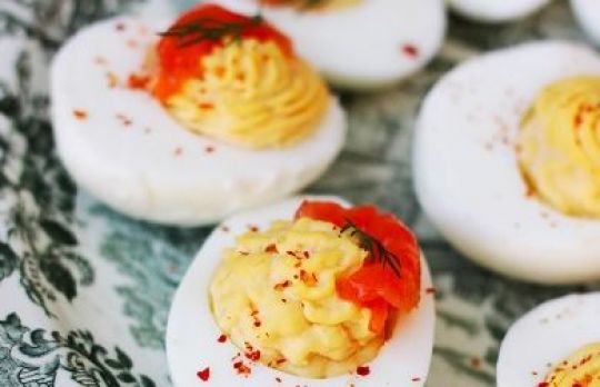 Retete pentru Revelion: Oua umplute cu somon