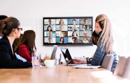 Cum sa parasesti/inchei o sesiune pe Zoom Meeting