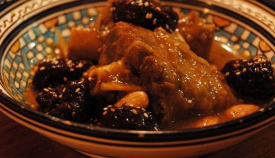 Prune uscate cu carne de vita